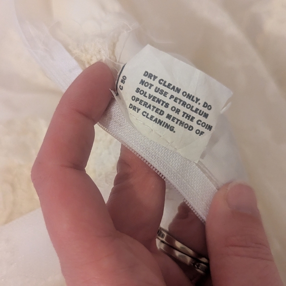 Vintage 70's cream wedding dress with pretty lace detail and long train size 0 - Picture 8 of 8